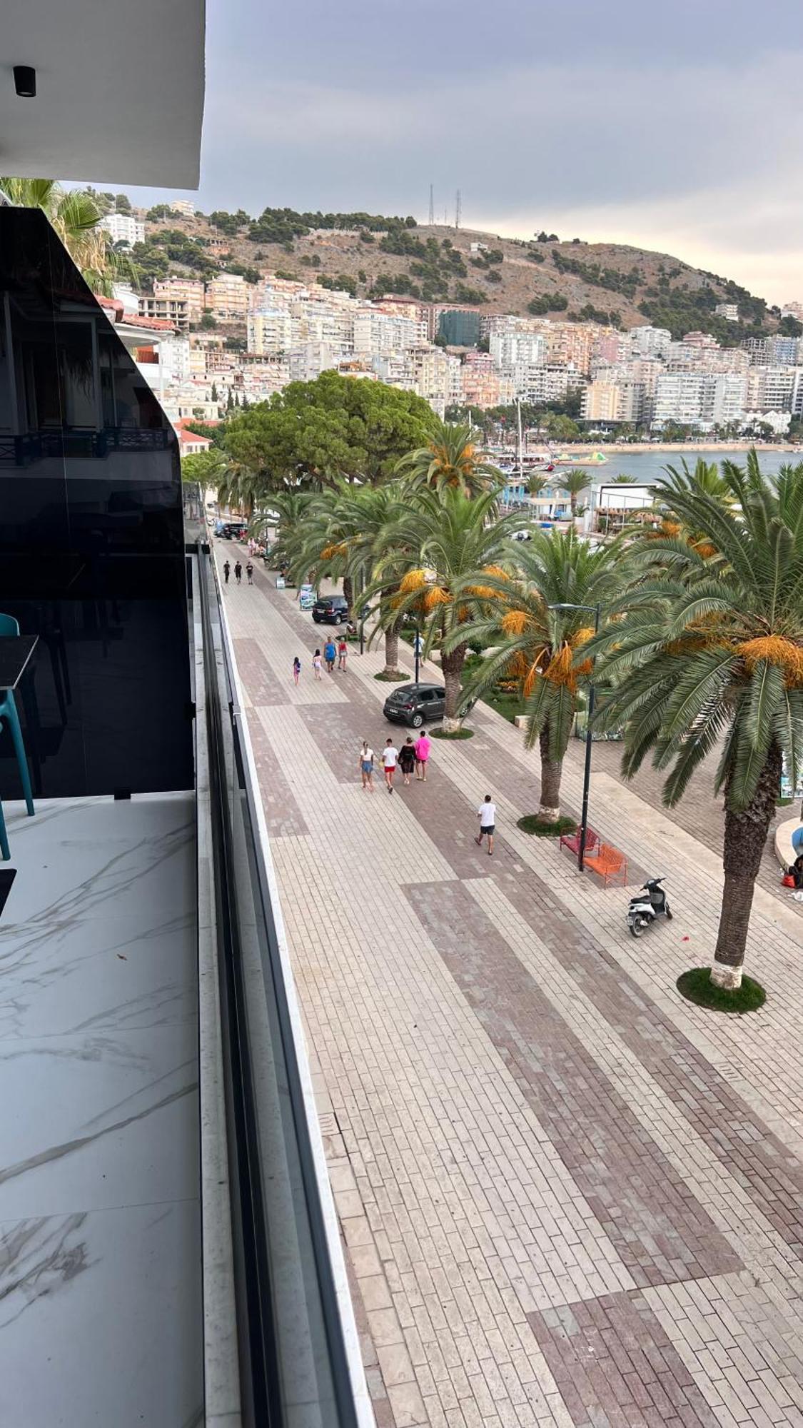 Lezet Hotel Sarande Exterior photo
